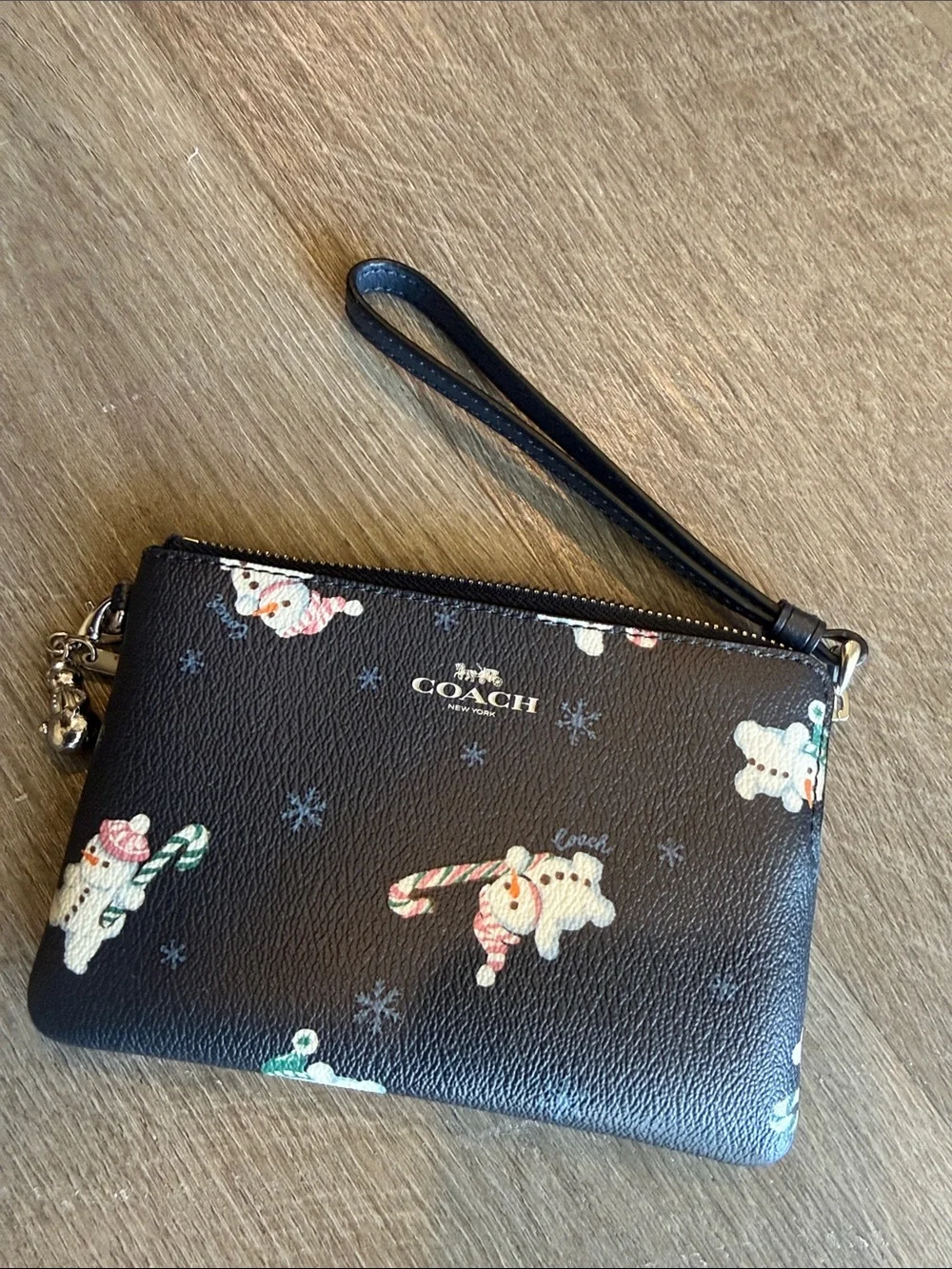 Coach Boxed Corner Zip Wristlet with Snowman Print ⛄